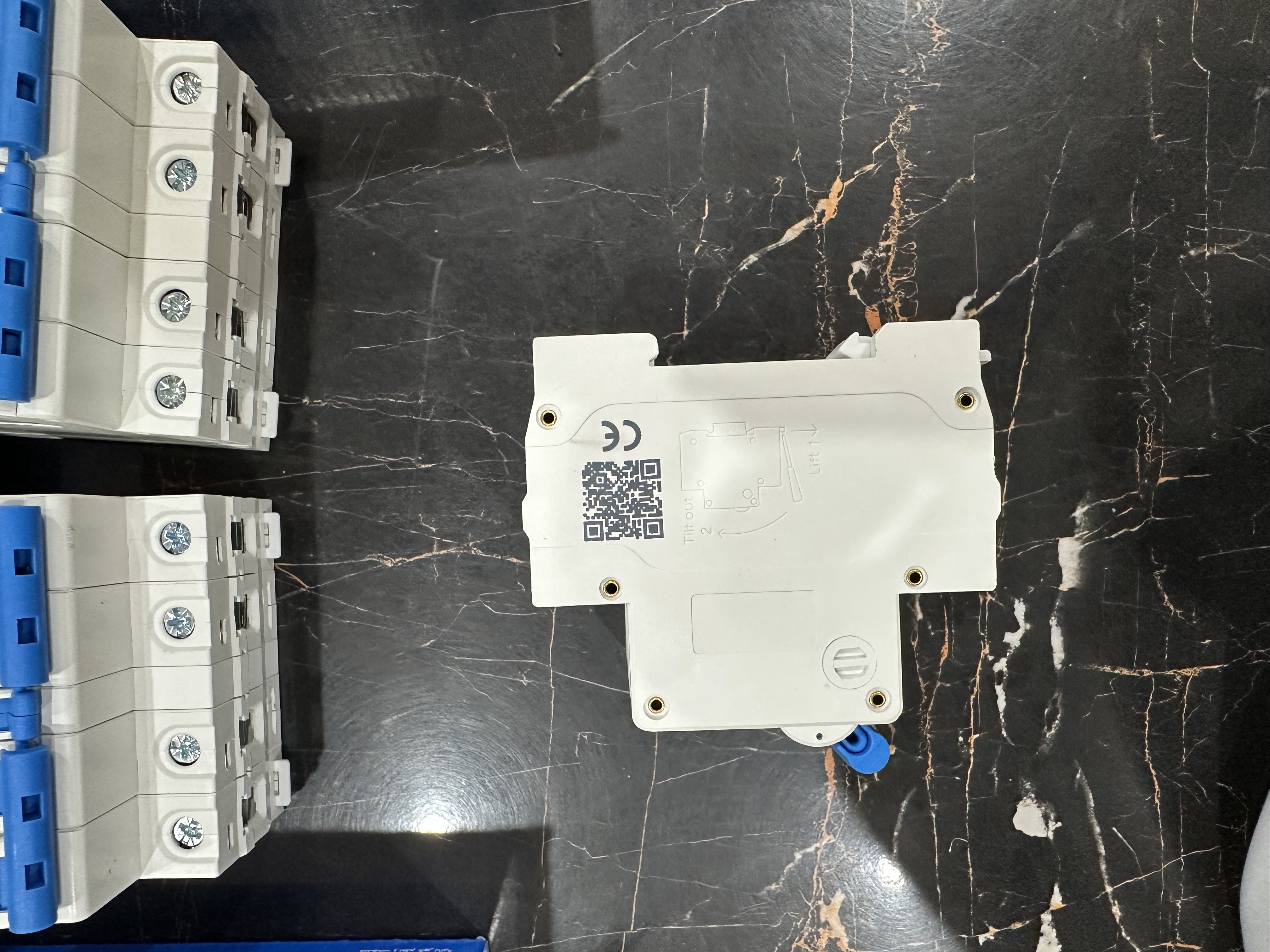 CHINT MTS Changeover Switch C63 2+2 Pole – Manual Transfer Switch for Solar/Inverter & Grid | 63A 7